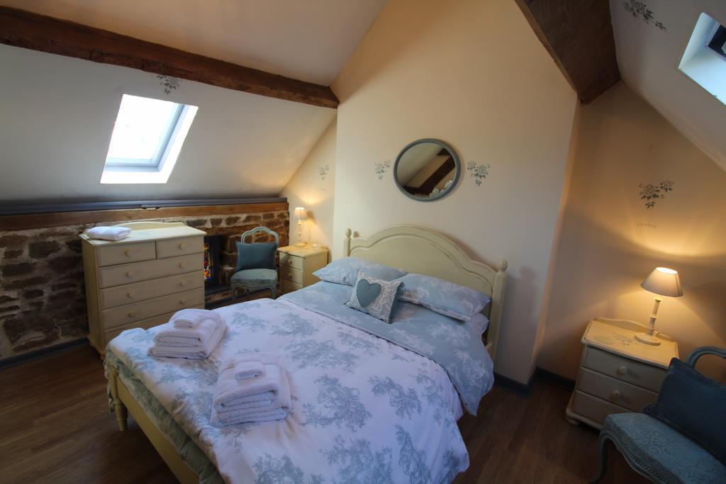 La Petite Jeusseliniere Villa Larchamp Eksteriør bilde