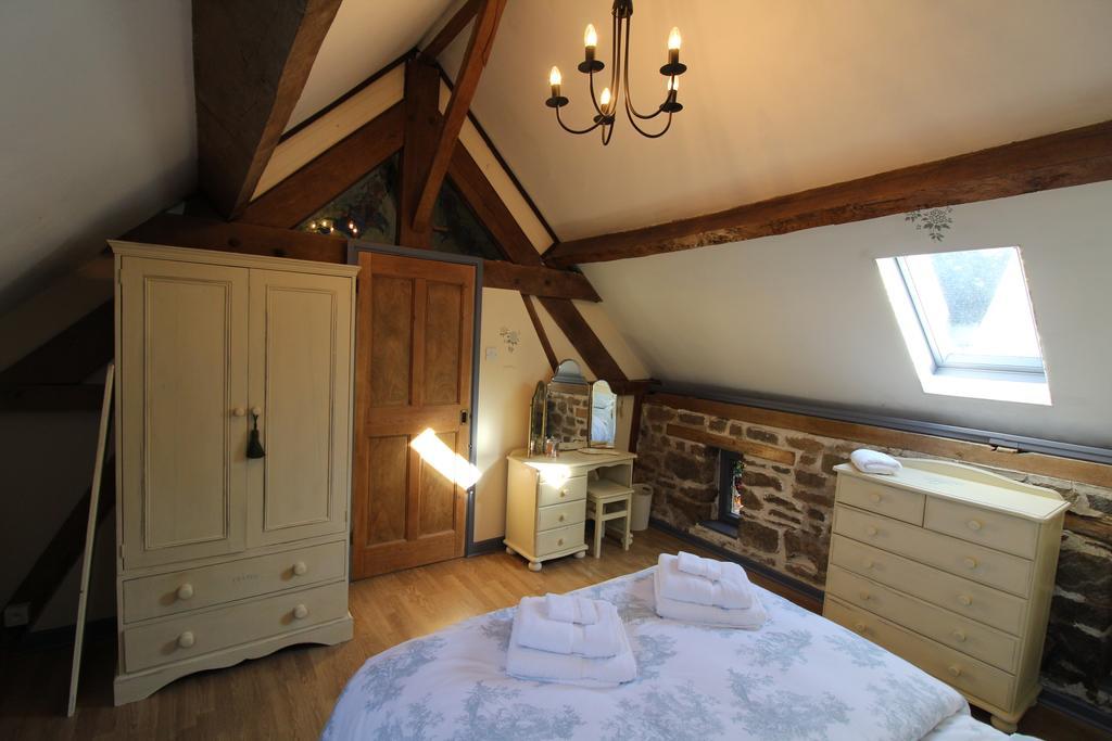 La Petite Jeusseliniere Villa Larchamp Eksteriør bilde