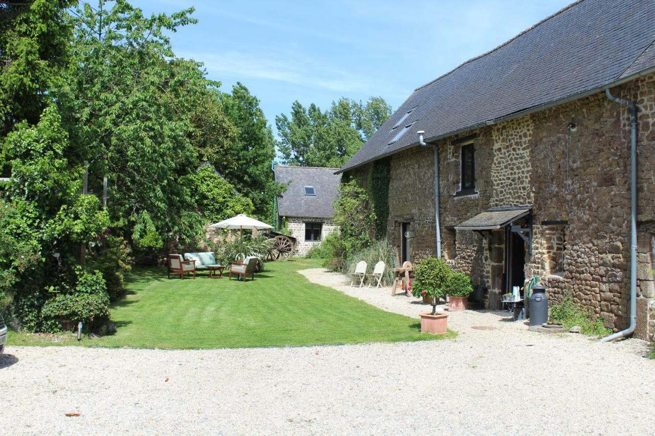 La Petite Jeusseliniere Villa Larchamp Eksteriør bilde
