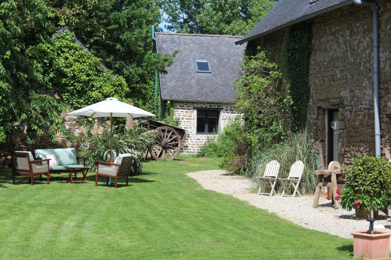 La Petite Jeusseliniere Villa Larchamp Eksteriør bilde